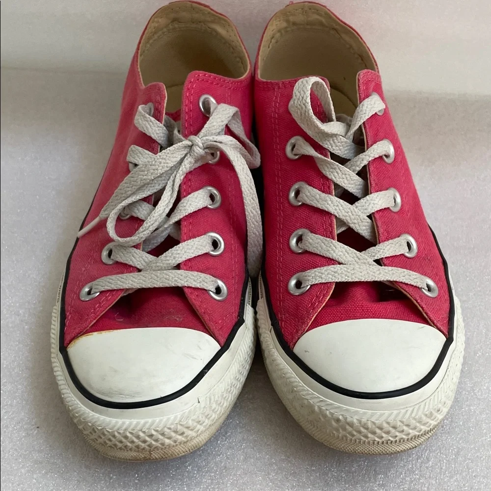 Converse hot pink Canvas Sneakers size 6 women’s